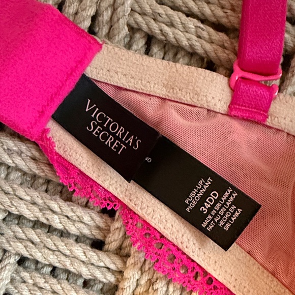 Victoria's Secret Hot Pink Lace Push-Up Plunge Bra 34DD with Sheer Tab - Picture 5 of 8